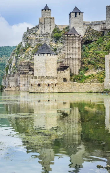Antigua Fortaleza Río Danubio Serbia —  Fotos de Stock