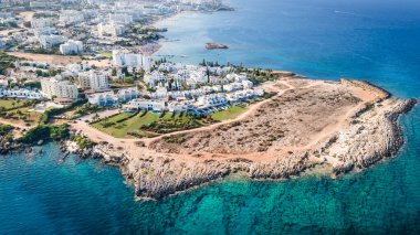 Sahildeki güzel yerin manzarası