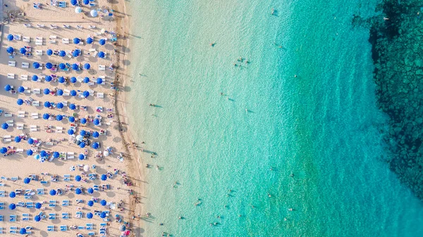 鳥の視点からの美しいビーチビュー — ストック写真
