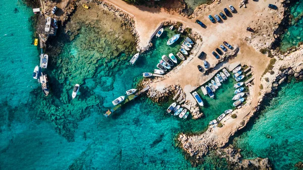 上から海の中の船の美しい風景 — ストック写真