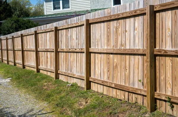 Newly Constructed Backyard Fence Facing Alley — Stock Photo, Image