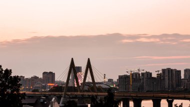 Ev mimarisi bina inşaat şehir sokak günbatımı gökyüzü