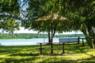 Kumsalda Krasne Gölü