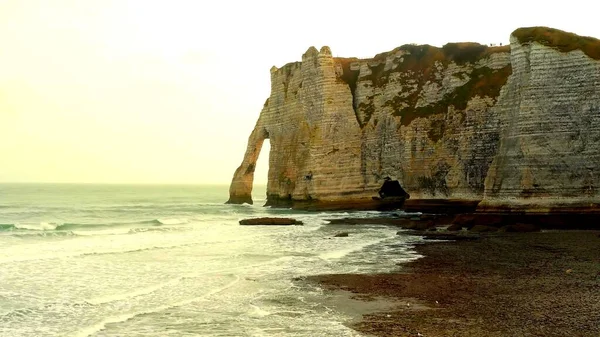 Photo Big Cliff Coast Beach — Stock Photo, Image