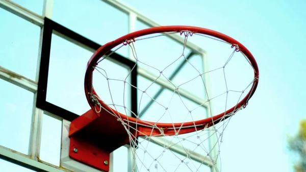 Detailní Záběr Basketbalový Koš Oblohou Pozadí — Stock fotografie