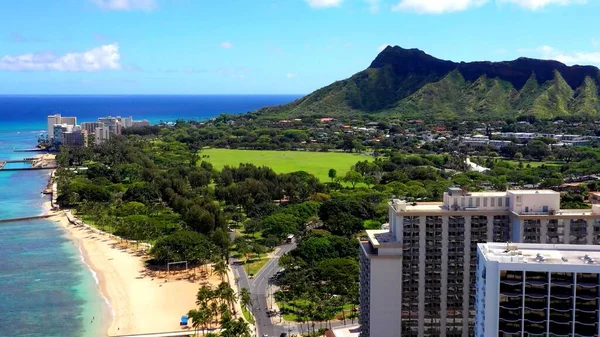 stock image A photo of a mountain and buildings on the island of Hawaii