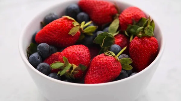 Close Strawberries Blueberries White Bowl — Stock Photo, Image