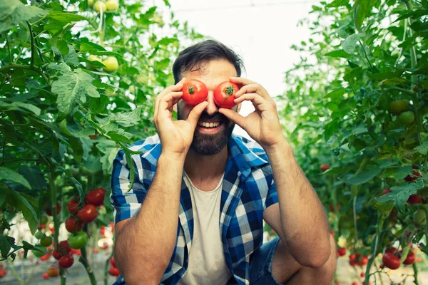 Ferme Alimentaire Biologique Fermier Travailleur Faisant Des Visages Stupides Avec — Photo