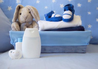 mavi çocuk öğeleri ile bebek erkek arka plan 