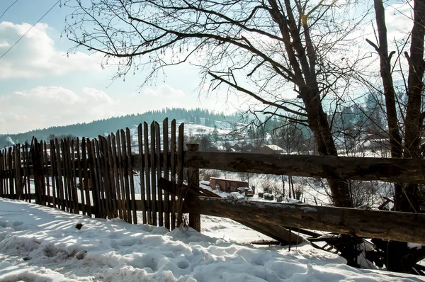 Winter Schnee Landschaft Karpaten Neujahr Weihnachten Berge Holzzaun — Stockfoto