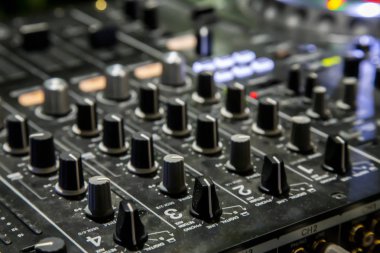 Profesyonel parti Dj ses karıştırıcı denetleyicisi. 