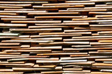 Kil kiremit dokusuna satırları yığılmış