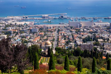 Louis Promenade 'den Haifu şehrinin güneşli yaz manzarası