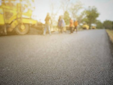 Asya'da asfalt yol yapımı