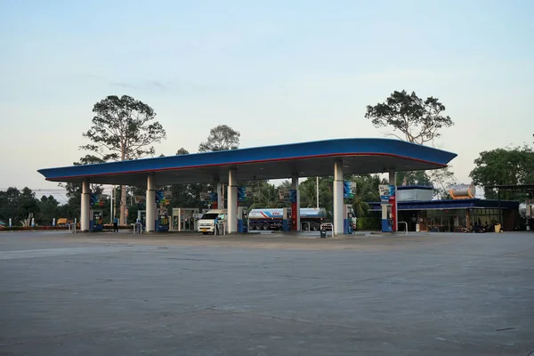 Roi Et, Thailand-July 13, 2019 : PTT Gas Station Which is the mo — Stock Photo, Image