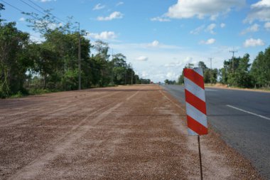 Yol yapım tehlikelerini önleyen işaretler