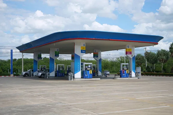 Tayland'ın en ünlü petrol şirketi olan Ptt Benzin İstasyonu