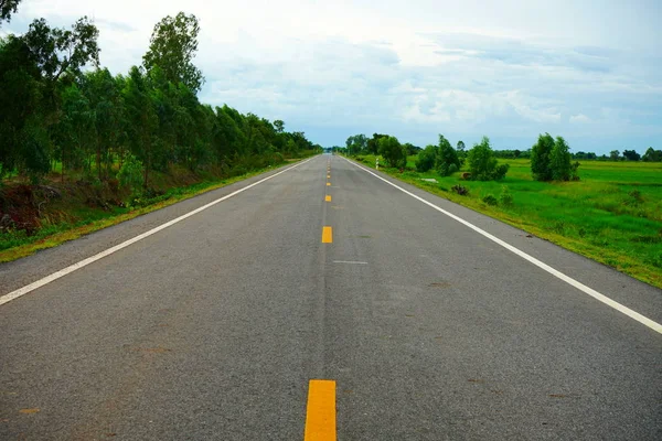 Camino de asfalto — Foto de Stock