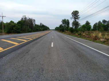 Tayland 'da dört şeritli yol
