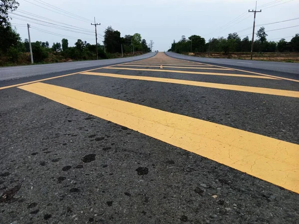 Желтая Дорожная Линия Прямая Дорога — стоковое фото