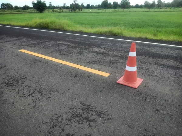 Construcción Carreteras Con Cono Goma Roja Frente Tailandia — Foto de Stock