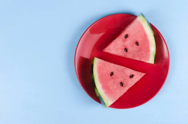 Plate with sliced fresh watermelon, studio shot — Stock Photo, Image