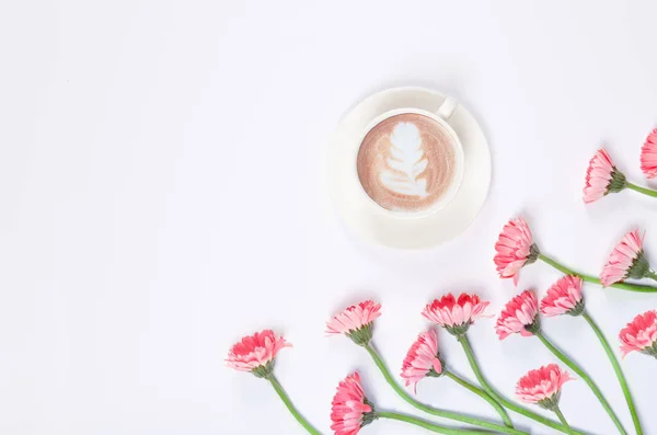 Xícara Café Com Arte Latte Com Flores Cor Rosa Sobre — Fotografia de Stock