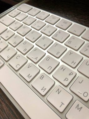 Klavye. Arkadan aydınlatmalı bilgisayar klavye portre. Merhaba teknoloji kavramı.