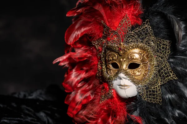 Italiensk karneval venetiansk mask. Mystisk händelse, fest — Stockfoto