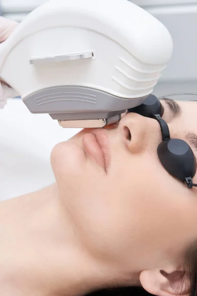 Procedura Medyczna Usuwanie Owłosienia Twarzy Jasne Skóry Depilacja Laserowa — Zdjęcie stockowe