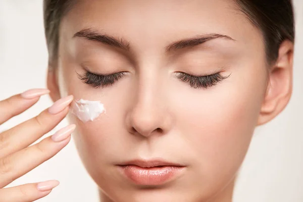 Cura Bellezza Della Pelle Spa Trattamento Cosmetico Viso Ragazza Scrub — Foto Stock