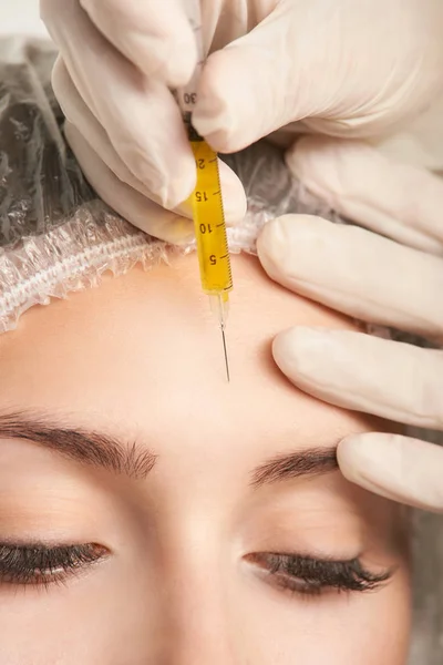 Prp Voorhoofd Vrouw Behandeling Facial Cosmetologie Huid Therapie Meisje Gezicht — Stockfoto