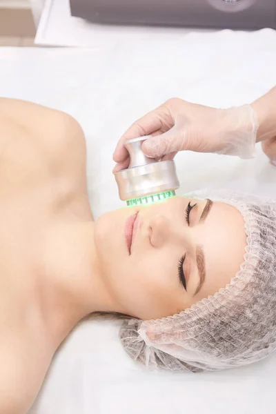 Procedura Cosmetologica Femminile Trattamento Viso Leggero Riparazione Medica Della Pelle — Foto Stock