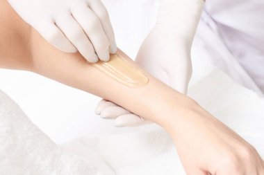 Kadın vücut ağda. Şeker epilasyon. hizmet epilasyon lazer. Salon balmumu Şevval özçelik güzellik yordamı.
