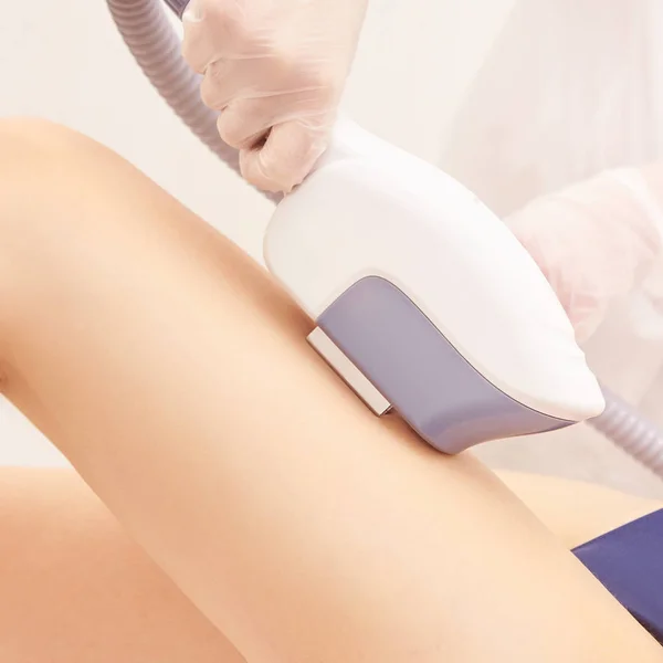 Medical Beauty Laser Cosmeology Procedury Młoda Kobieta Salonie Profesjonalny Lekarz — Zdjęcie stockowe