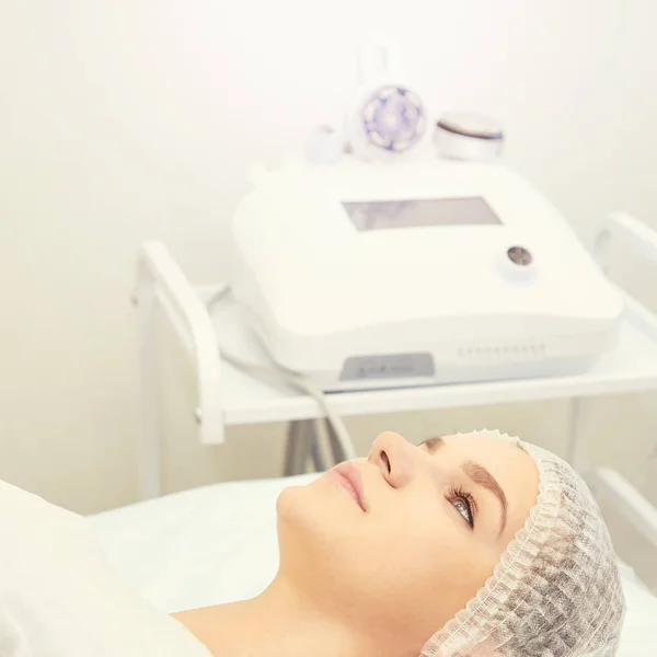 Mikro Twarzy Bieżącej Procedury Kosmetologii Piękno Technologii Obróbki Terapia Twarz — Zdjęcie stockowe
