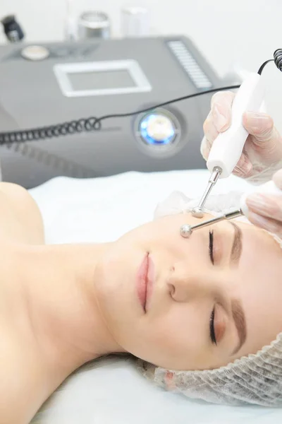 Procedimiento Cosmetología Micro Corriente Facial Tratamiento Tecnología Belleza Mujer Terapia — Foto de Stock