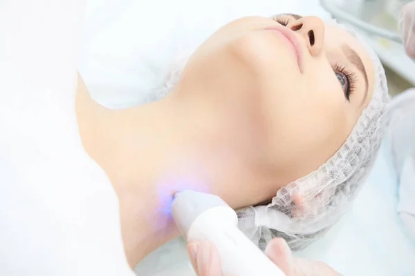 Procédure Cosmétologie Micro Courant Facial Traitement Technologie Beauté Thérapie Visage — Photo