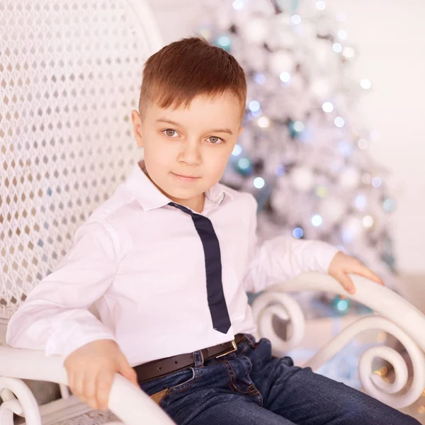 Malý Chlapec Jasný Zájem Bratr Sestra Nový Rok Vánoční Dítě — Stock fotografie