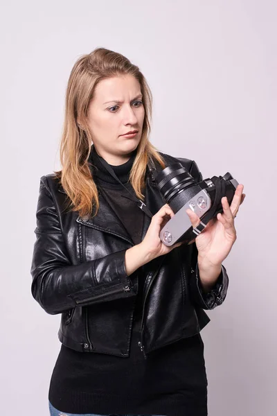 Girl Camera Black Clothes White Background — Stock Photo, Image