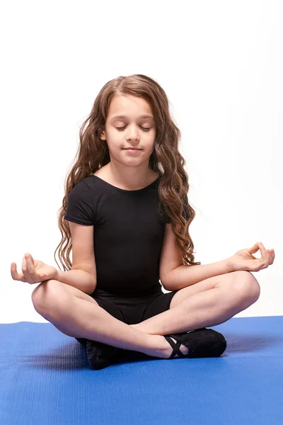 Práctica Yoga Niña Posición Del Loto — Foto de Stock