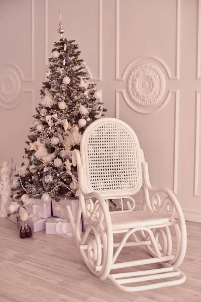 Arbre Noël Fauteuil Blanc Intérieur Lumineux — Photo