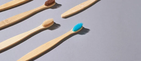 Set of bamboo toothbrushes. Different color — Stock Photo, Image