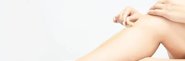 Enthaarung der Haare. Weibliche Haut Routine. Körperpflege — Stockfoto