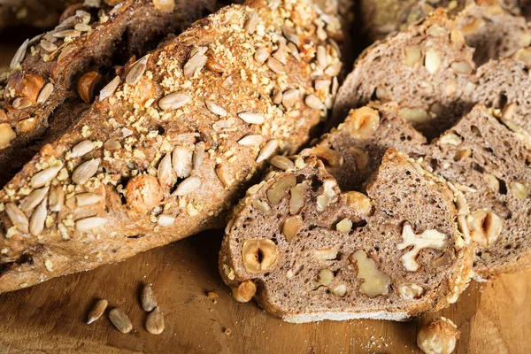 Natürmort esnaf ekmek tohumlar ve fındık ile