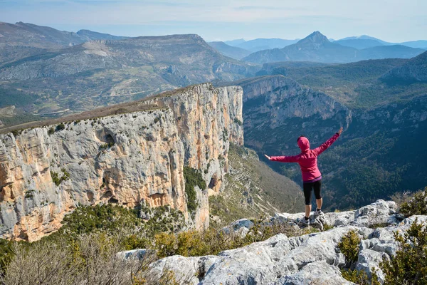 dağlarda uçan kız, Gorges du Verdon, Provence, Fransa
