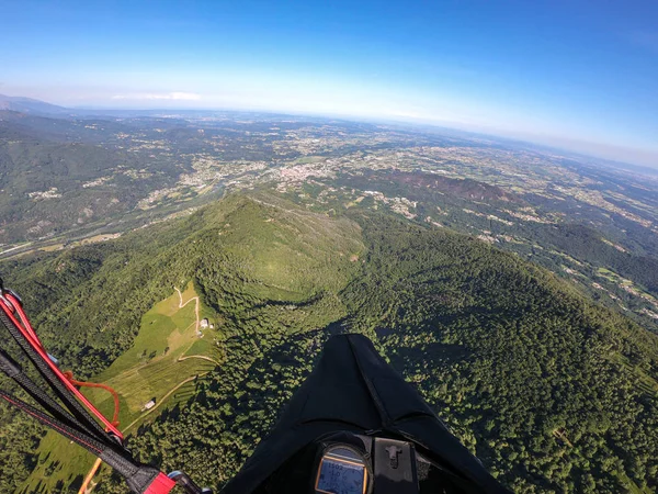 Parapente Sobre Alpes Belo Dia Primavera Itália — Fotografia de Stock