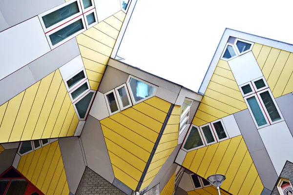 Rotterdam Modern Küp Evleri veya Kubuswoningen merkezi uzaydan görüntülendi 