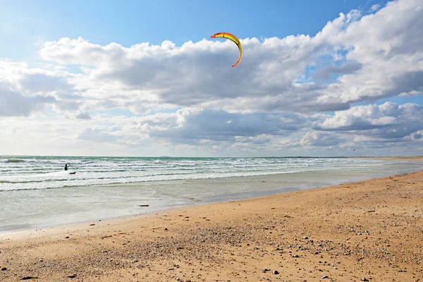 Kitesurfer Rushing Waves Atlantic Ocean Saint Pierre Quiberon Brittany France — Stock Photo, Image