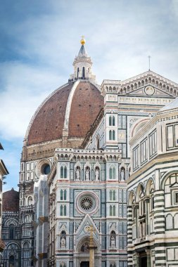 Floransa Katedrali Santa Maria del Fiore ve Floransa Piazza San Giovanni 'deki Baptistery. Toskana, İtalya